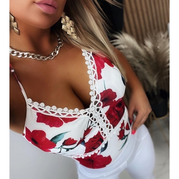 *1 M left* White Lace Trim Floral Top - Picture 4 of 5